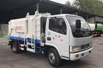 東風(fēng)多利卡5方藍(lán)牌掛桶式垃圾車