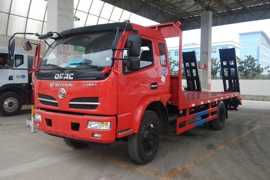 東風(fēng)福瑞卡單橋平板運輸車
