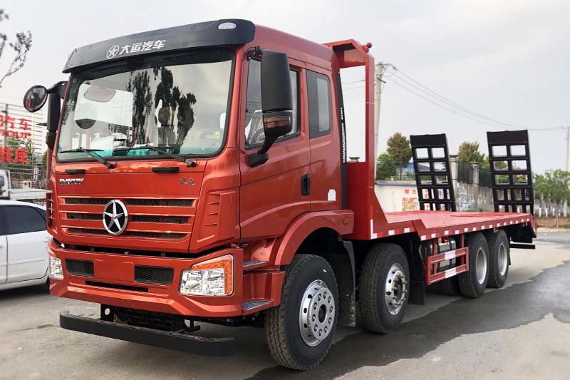 大運(yùn)前四后八平板運(yùn)輸車