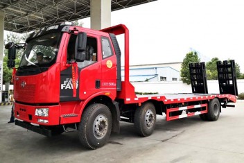 解放j6前四后四平板運(yùn)輸車