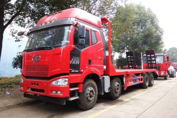 解放J6前四后八平板拖車