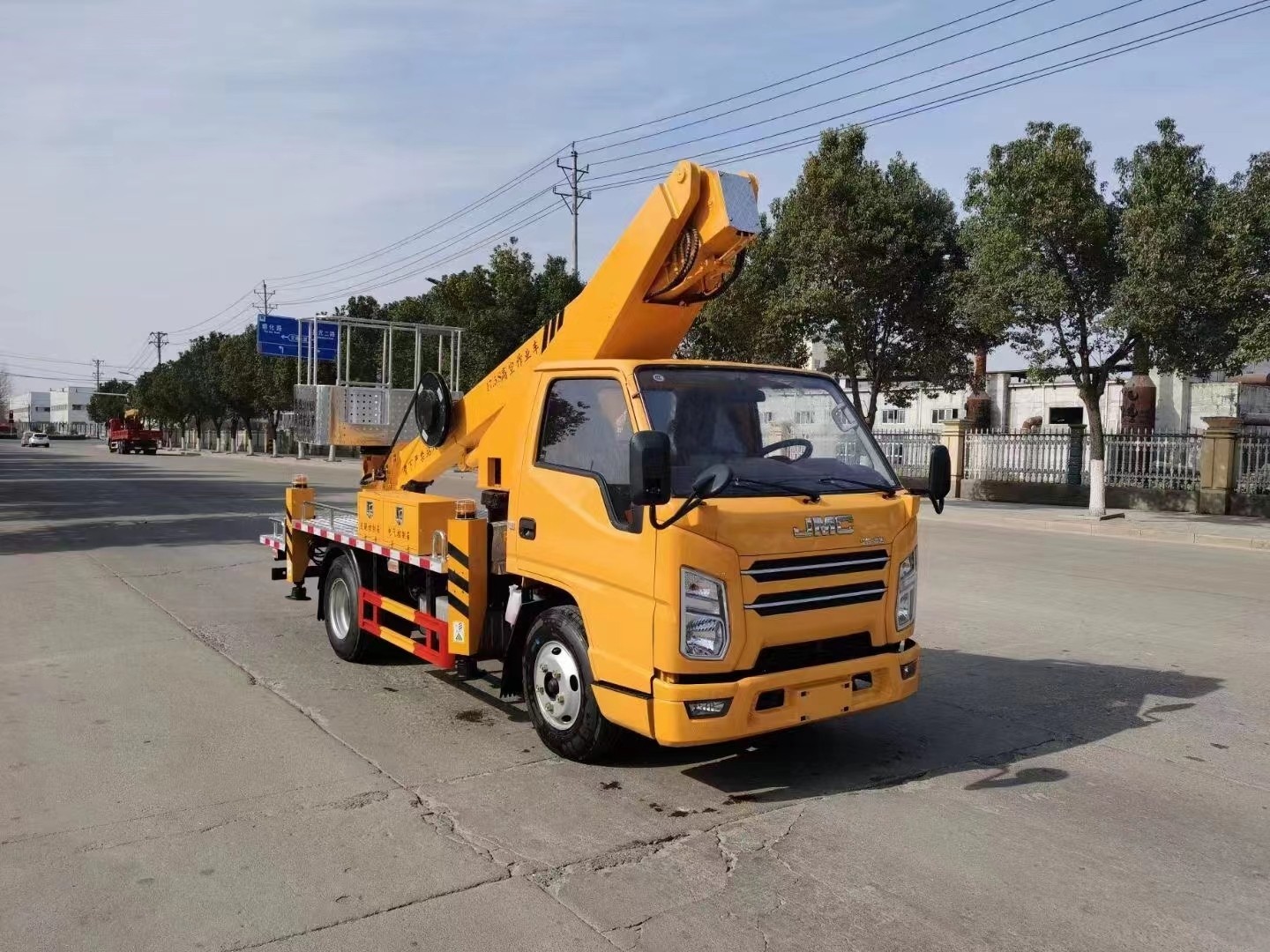 江鈴單排17.5米藍(lán)牌直臂高空作業(yè)車