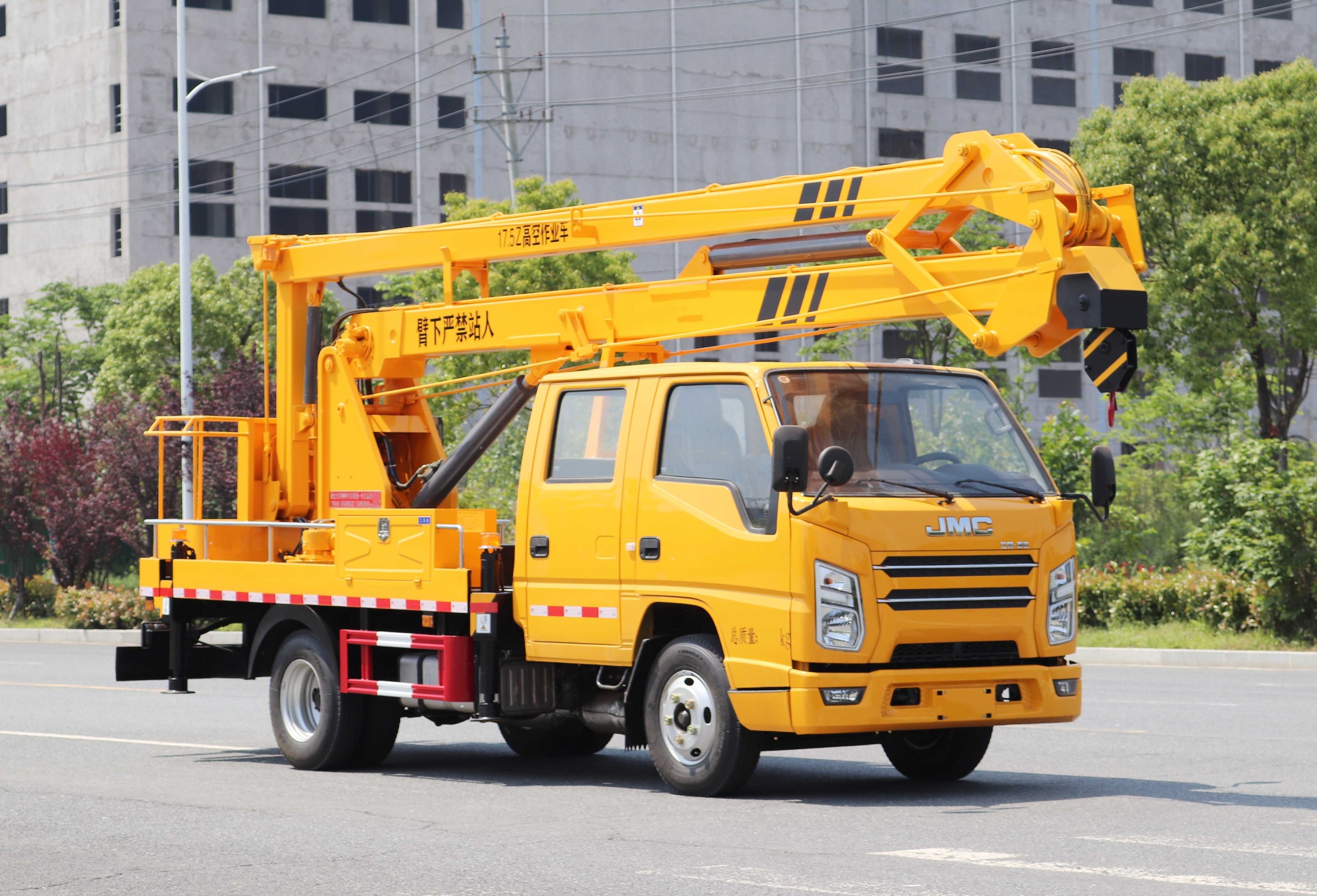 江鈴順達(dá)雙排黃牌折臂17.5米高空作業(yè)車