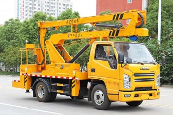 江鈴藍牌單排13.5米高空作業(yè)車