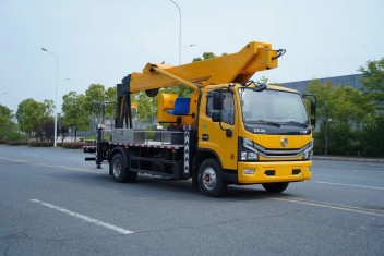 東風多利卡藍牌30米直臂高空作業(yè)車