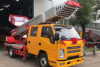 江鈴雙排32米藍牌云梯車