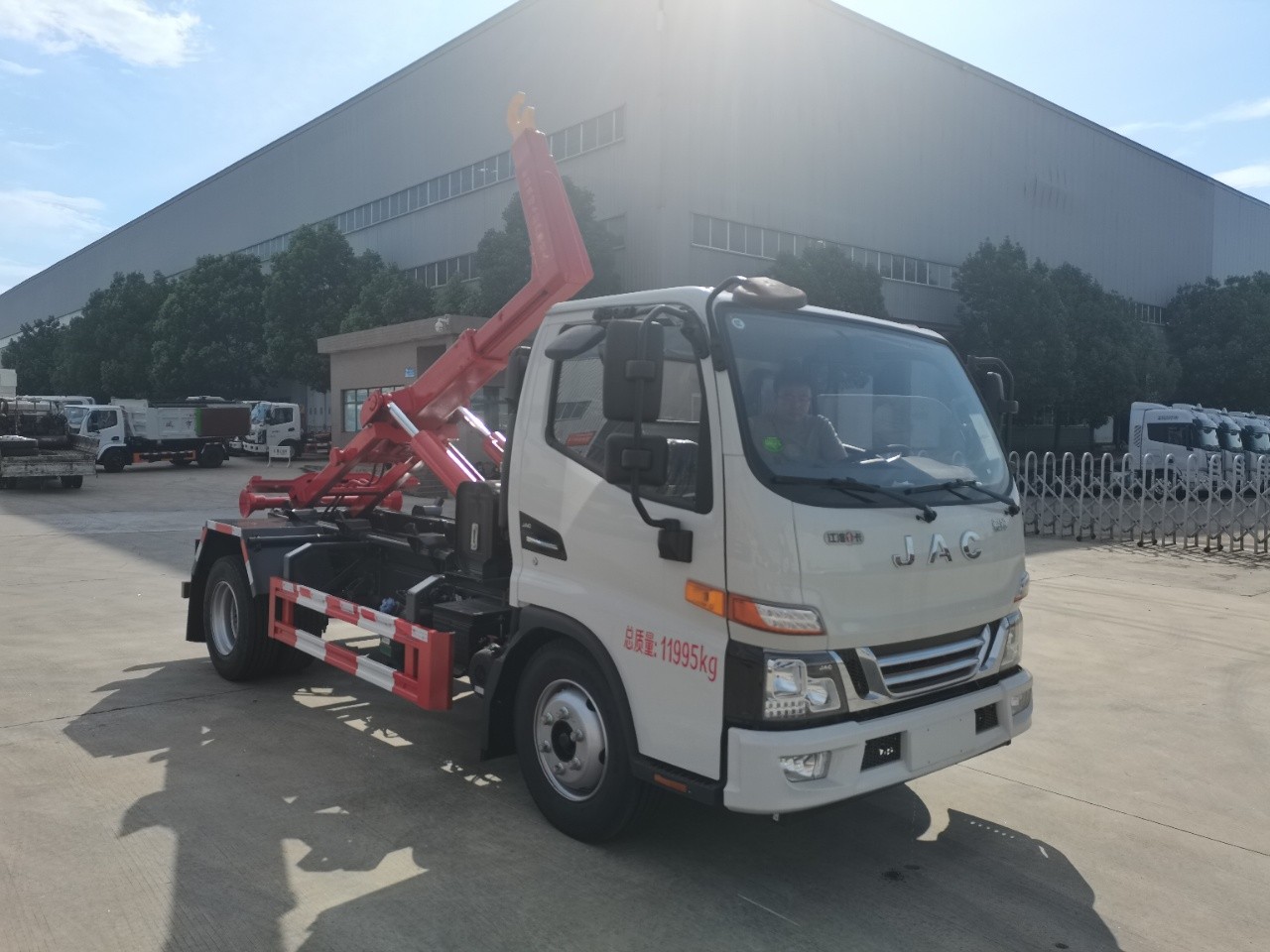 江淮小黃牌重載勾臂垃圾車