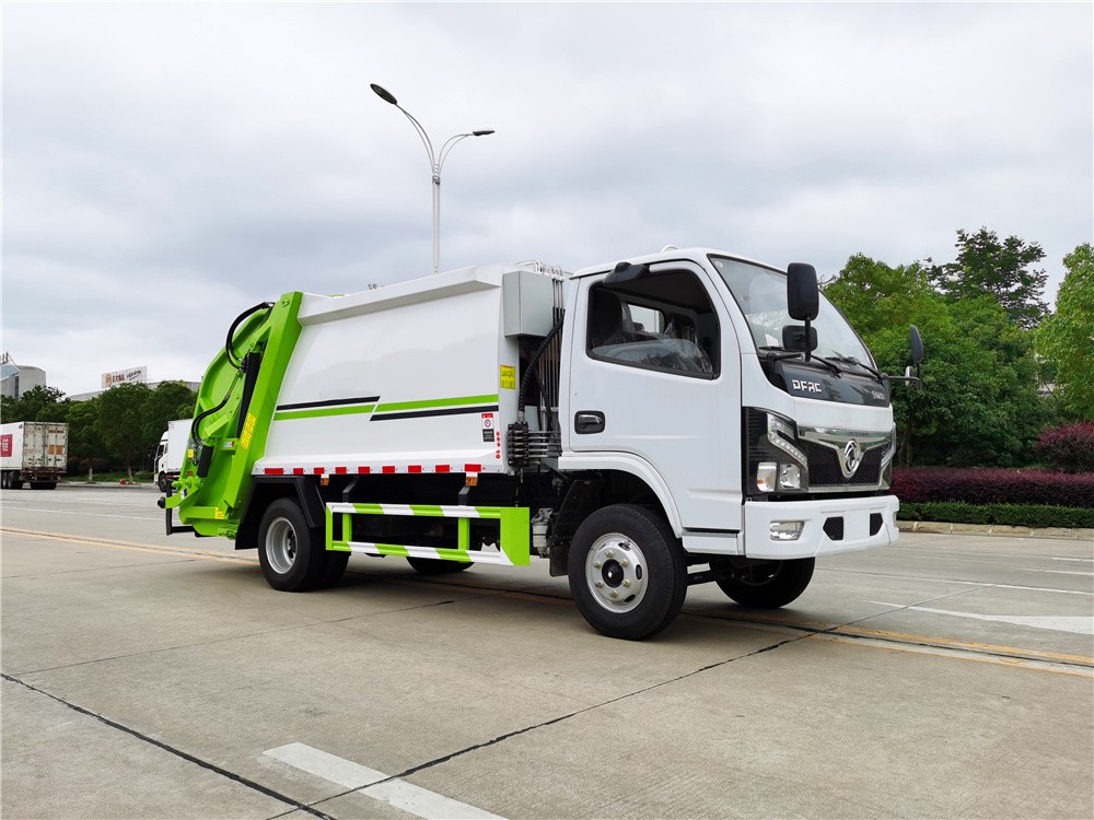 國(guó)六福瑞卡壓縮垃圾車