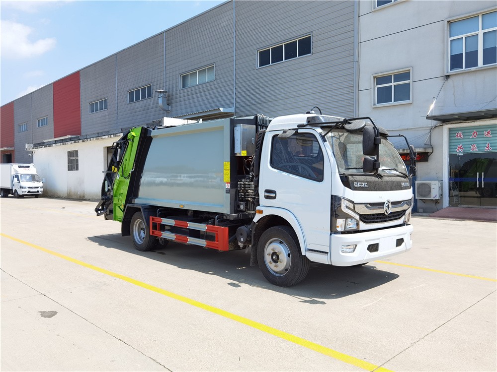 東風(fēng)多利卡國(guó)六8方壓縮式垃圾車