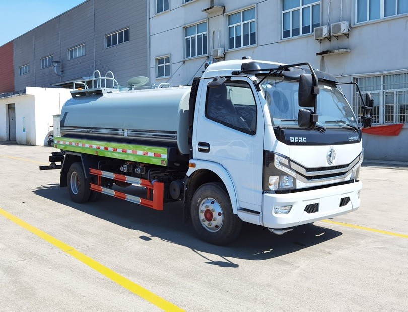 國(guó)六東風(fēng)D7、8方灑水車