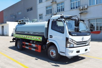 國六東風D7、8方灑水車