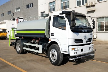 國六東風8方綠化噴灑車